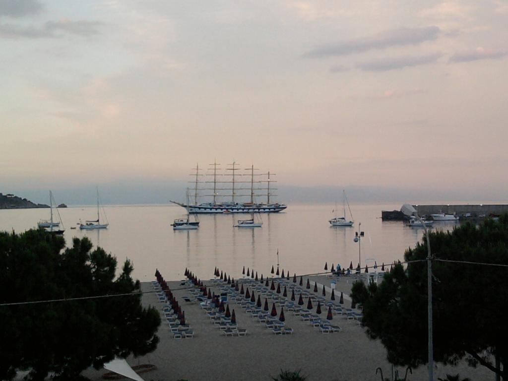B&B Baia Delle Sirene Джардини-Наксос Экстерьер фото